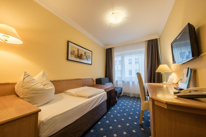 Single Room image 2