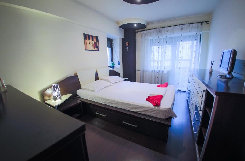 Apartment image 2