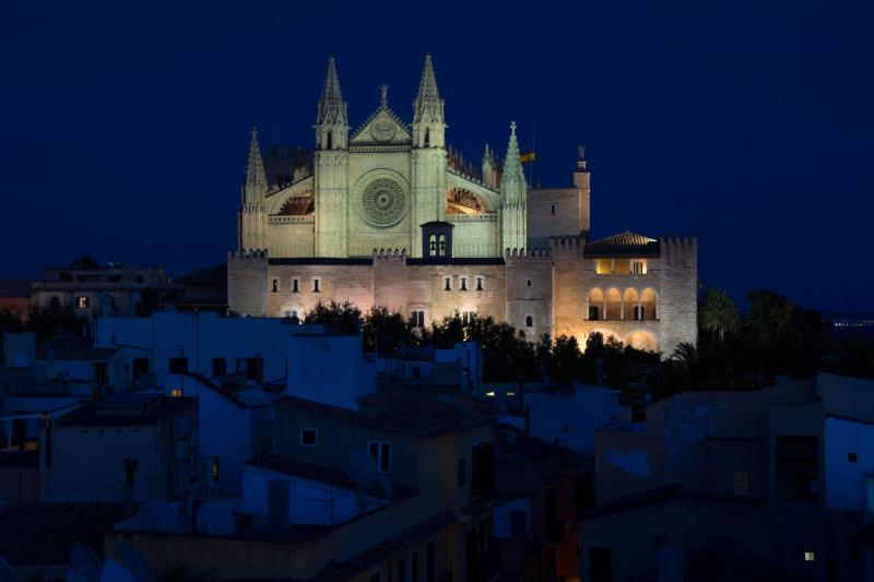 Two-Bedroom Apartment Classic with Terrace image 1