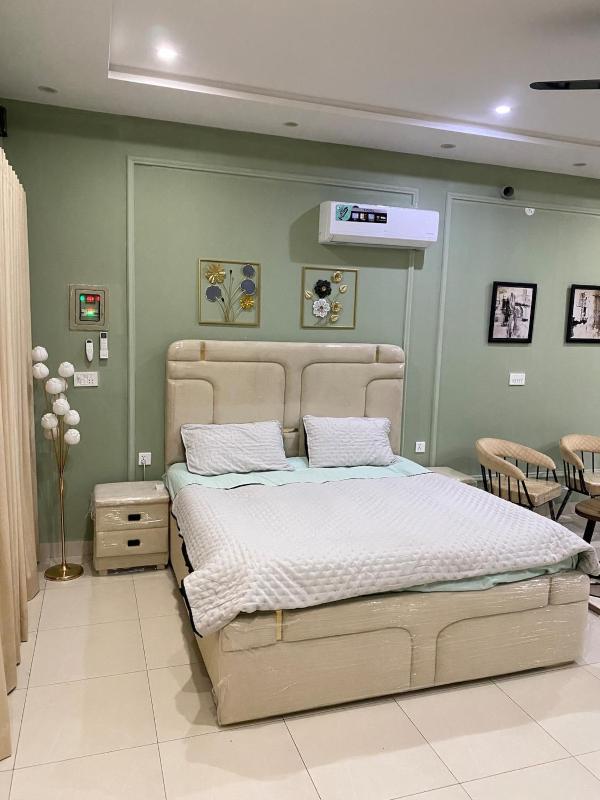 Stylish 1BHK Studio Apartment Stay In Faisalabad - image 8