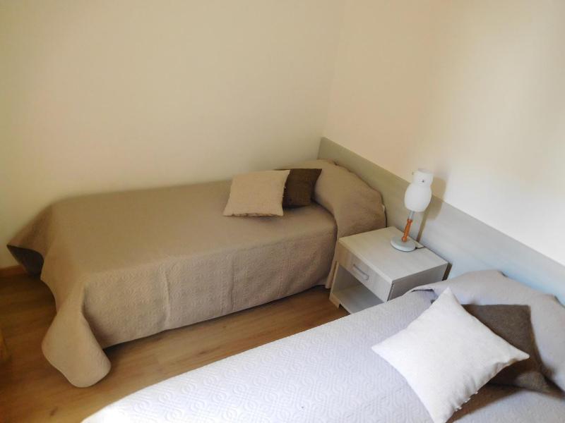 Quadruple Room with Private Bathroom image 3