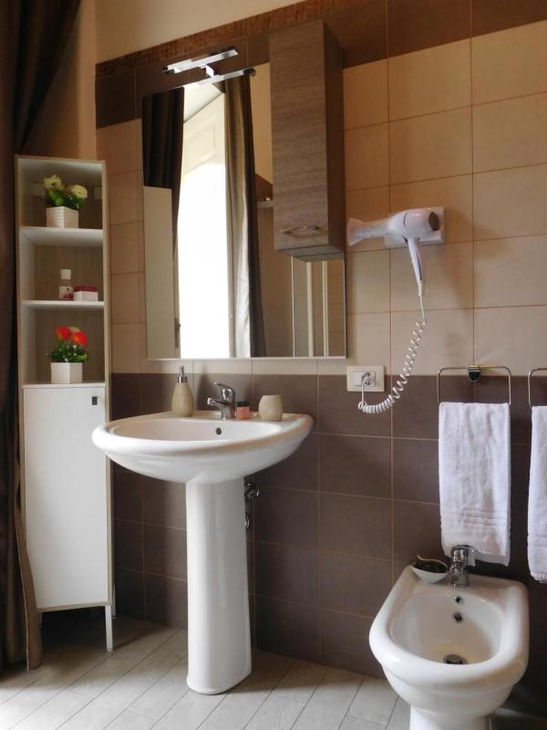 Double Room with Private Bathroom image 2