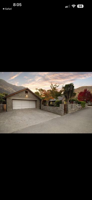 Quintessential Queenstown close to everything 8 mins to Coronet peck - image 10