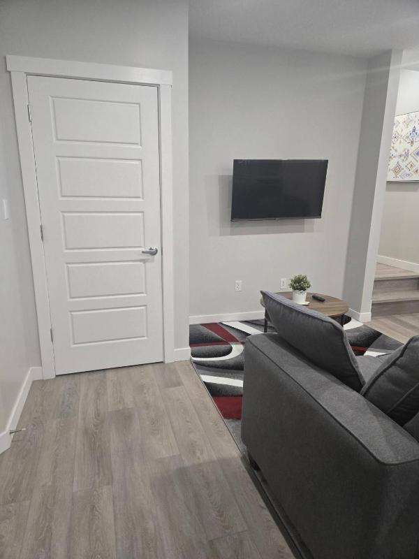 Elegant Private Suite in Edmonton North - image 24