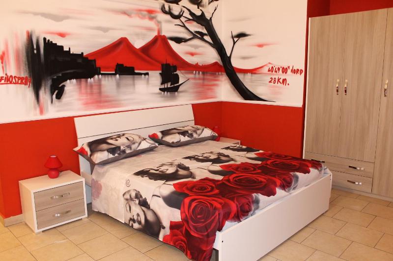 Standard Quadruple Room image 2