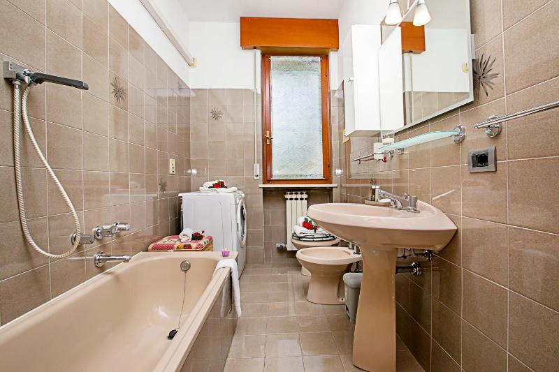 Appartamento Verona for you with Balcony - Happy Rentals - image 14