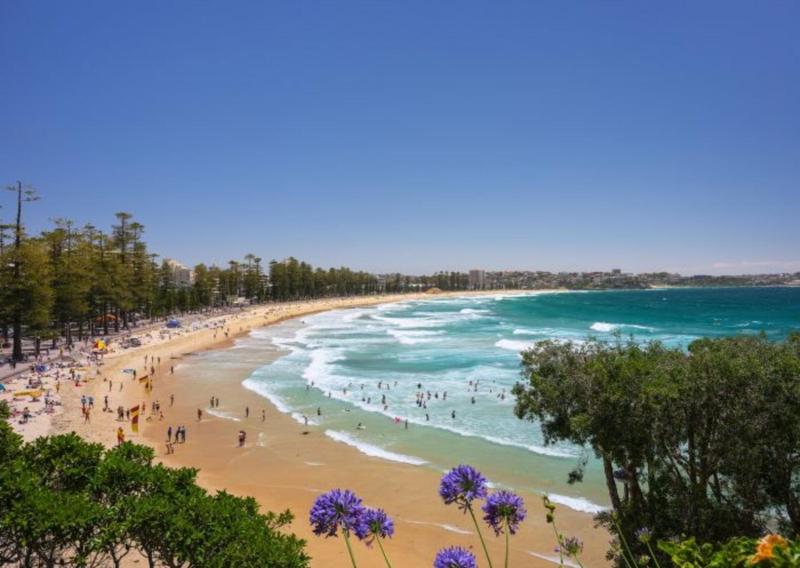 KozyGuru | Manly | Top-Floor Panoramic Seaview Gem - image 3