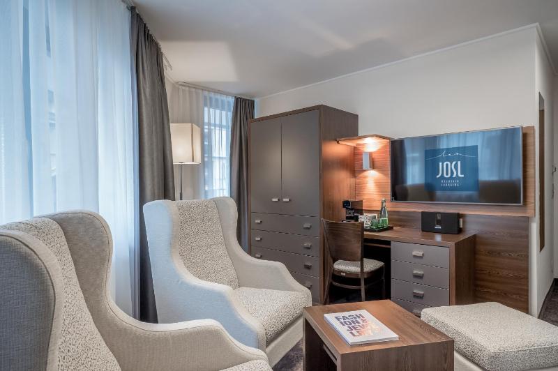 Classic Suite image 4