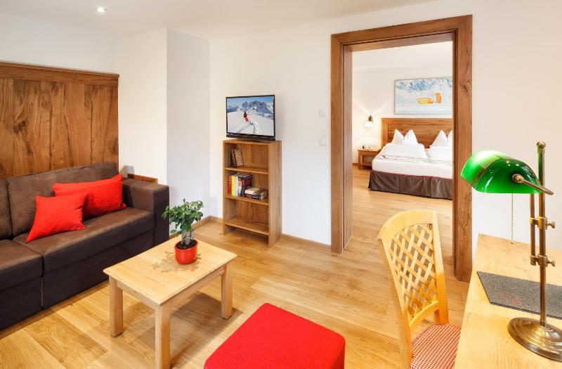 Suite with Balcony image 3