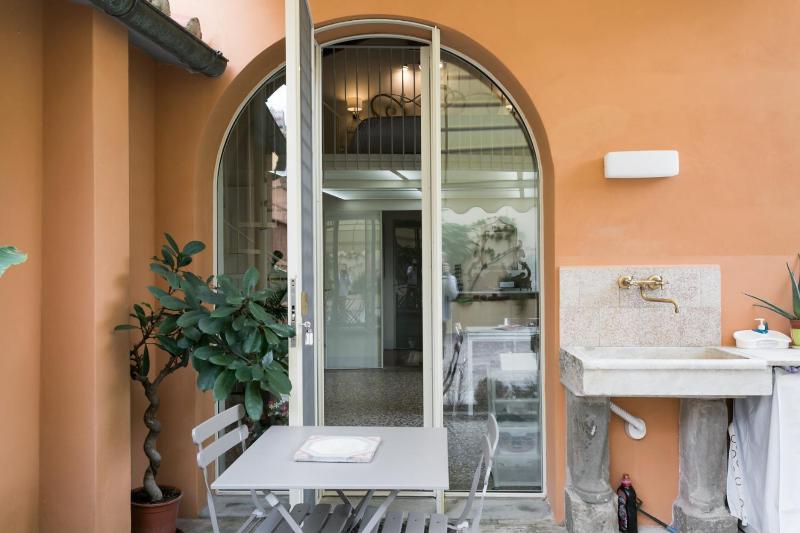 Studio with Garden View image 3