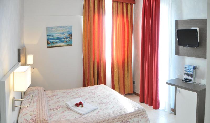 Comfort Double or Twin Room with Balcony image 2