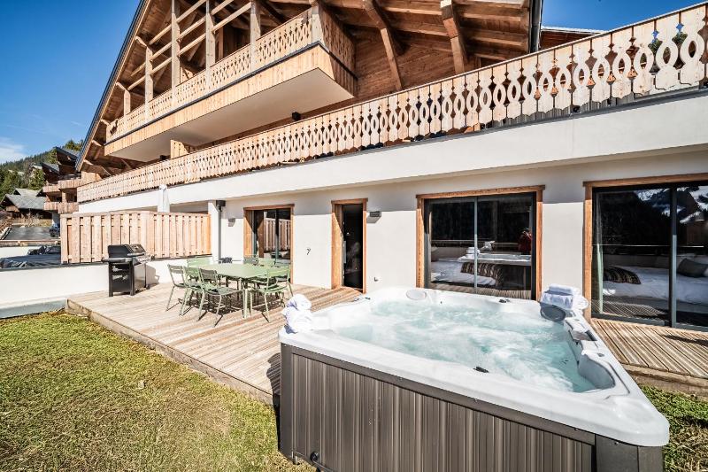 Apartment Clano Châtel - by EMERALD STAY - image 18