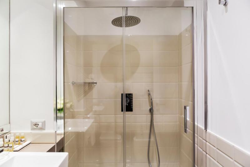 LaHouse Rome by Premium Suites Collection - image 10