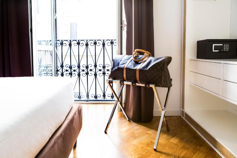 LaHouse Rome by Premium Suites Collection - image 9