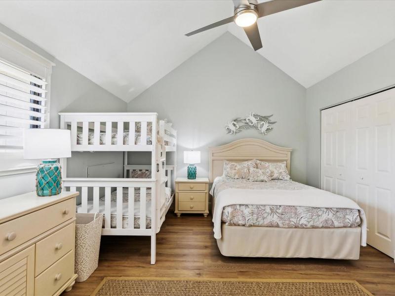 785 Queens Grant - image 16