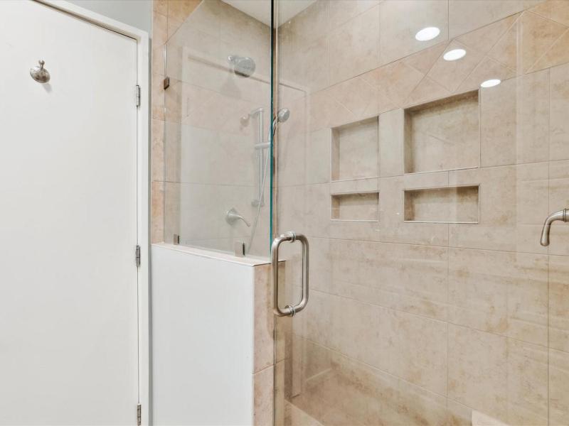 785 Queens Grant - image 13