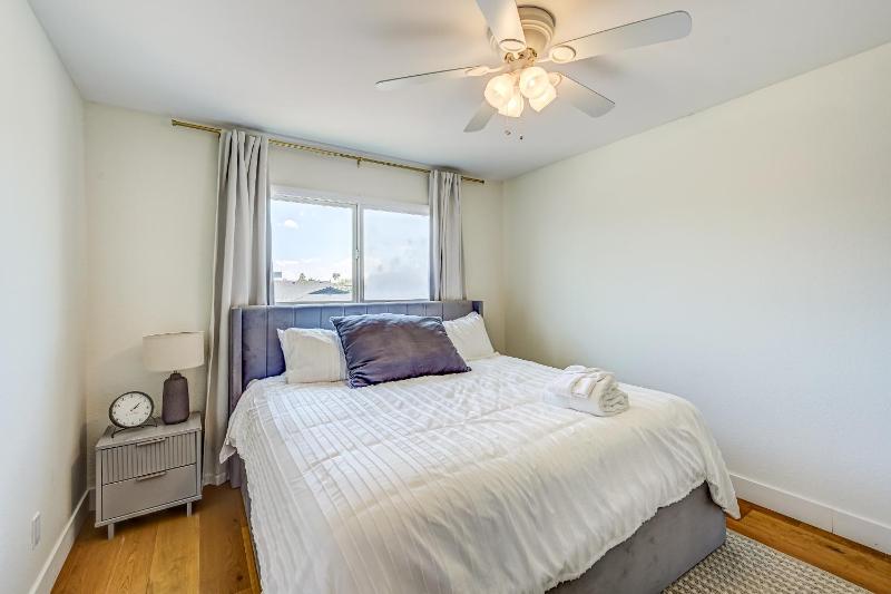 Mulberry Residence Scottsdale Home with Heated Pool Sleeps 15 Pet Friendly - image 10