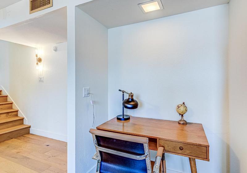 Mulberry Residence Scottsdale Home with Heated Pool Sleeps 15 Pet Friendly - image 32