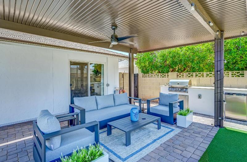 Mulberry Residence Scottsdale Home with Heated Pool Sleeps 15 Pet Friendly - image 39