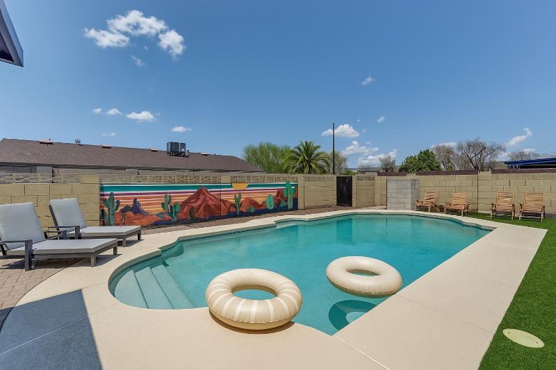 Mulberry Residence Scottsdale Home with Heated Pool Sleeps 15 Pet Friendly - image 40