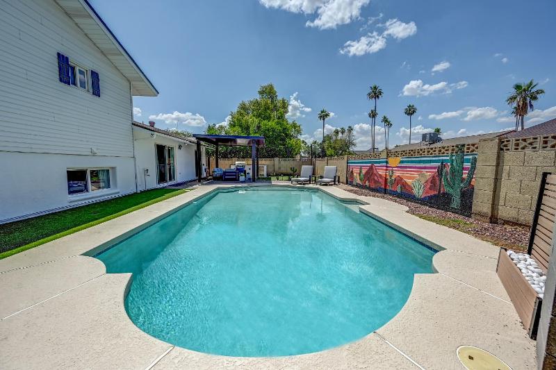 Mulberry Residence Scottsdale Home with Heated Pool Sleeps 15 Pet Friendly - image 20