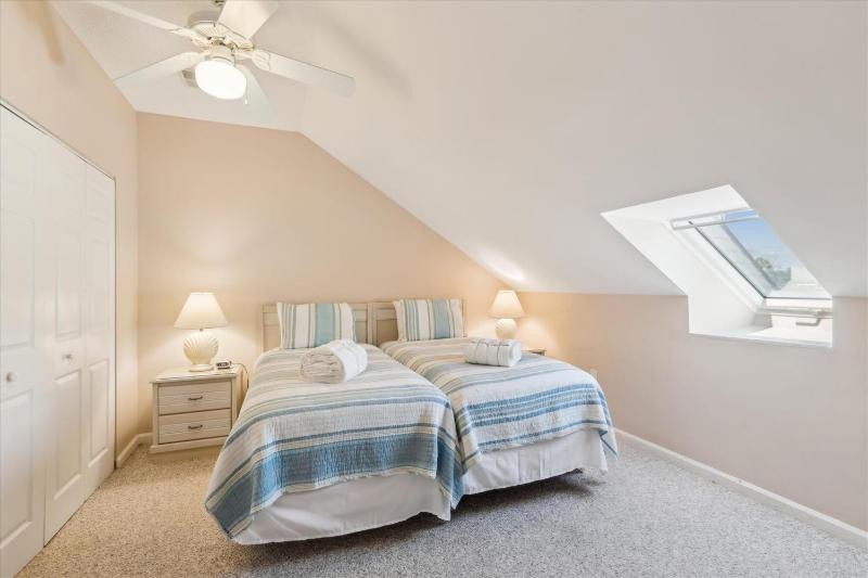 765 Queens Grant - image 16