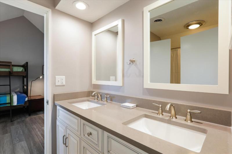 756 Queens Grant - image 7