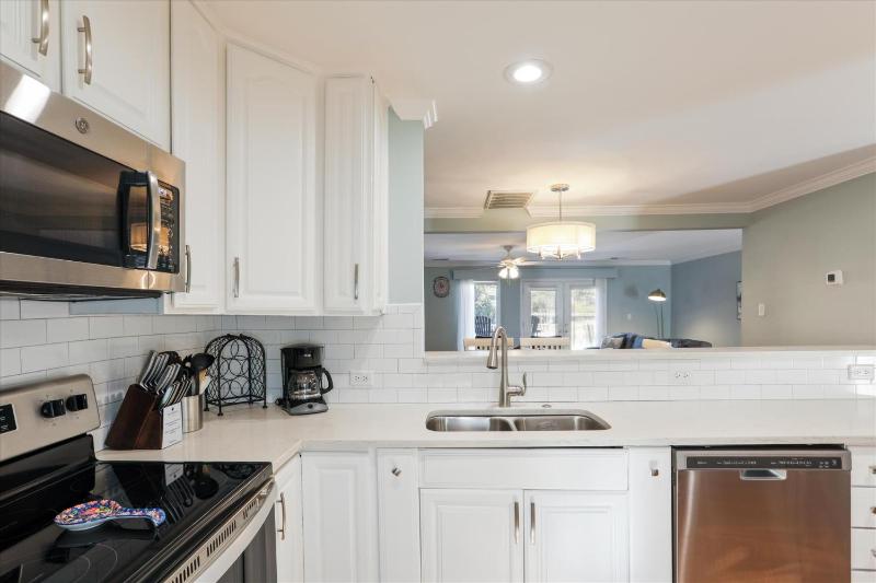 756 Queens Grant - image 16