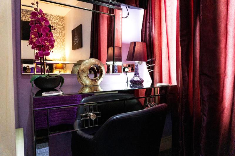 Kenley Hotel - image 23