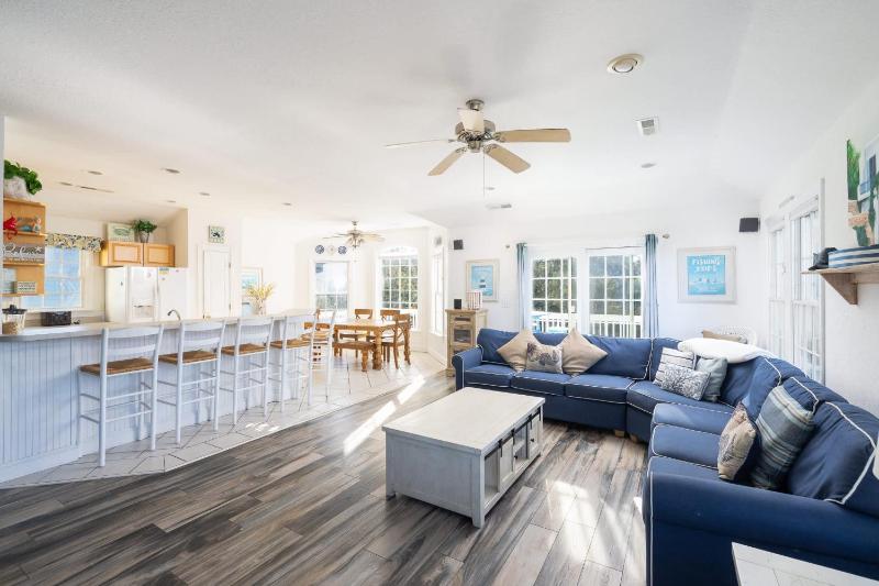 Corolla Getaway with Pool Bar Spa & Game Rm - image 8