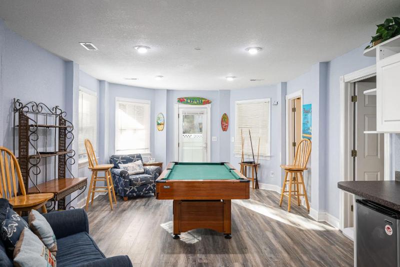 Corolla Getaway with Pool Bar Spa & Game Rm - image 9