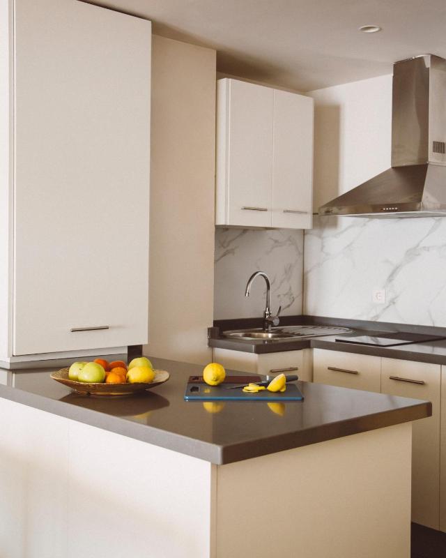 Honest Granada Apartments - image 16