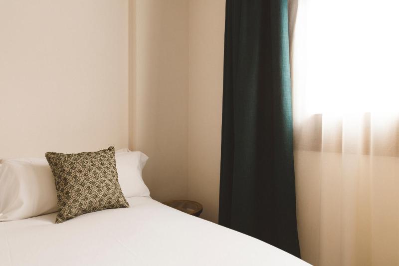 Honest Granada Apartments - image 15