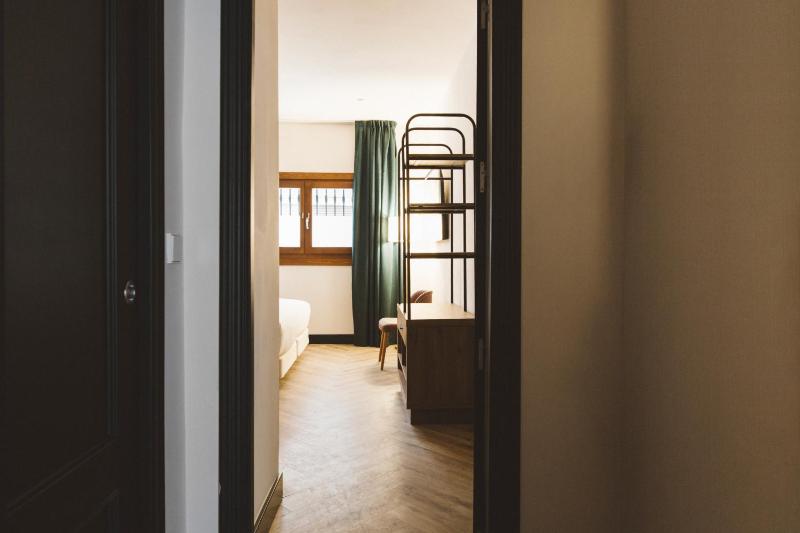Honest Granada Apartments - image 9