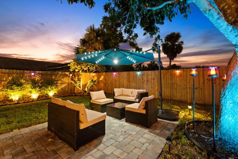 Fancy Retreat - Luxury-Pool-BBQ-Karaoke - image 10