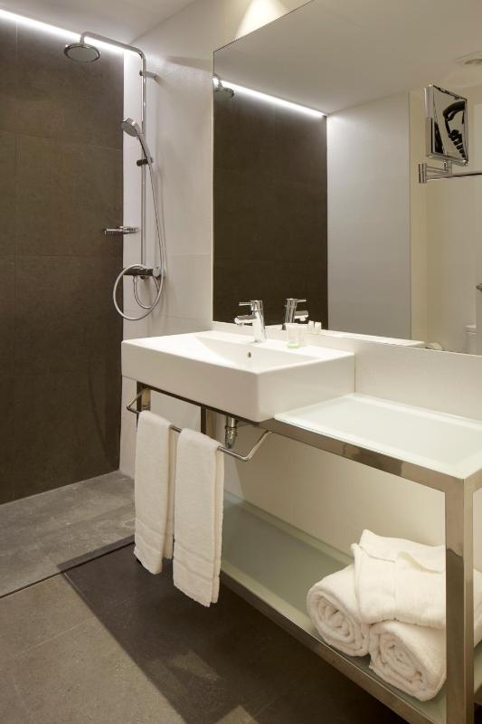 Single Room image 2