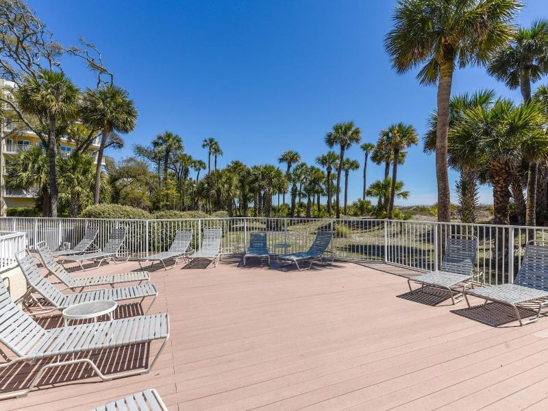 609 Barrington Park - image 7