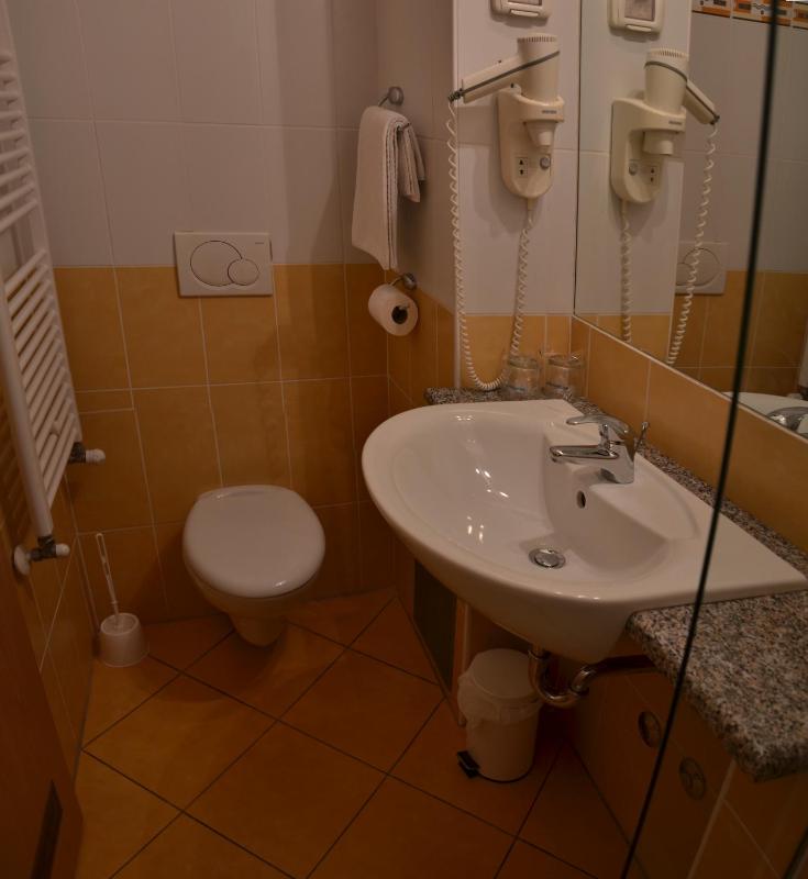 Triple Room - Ground Floor image 3