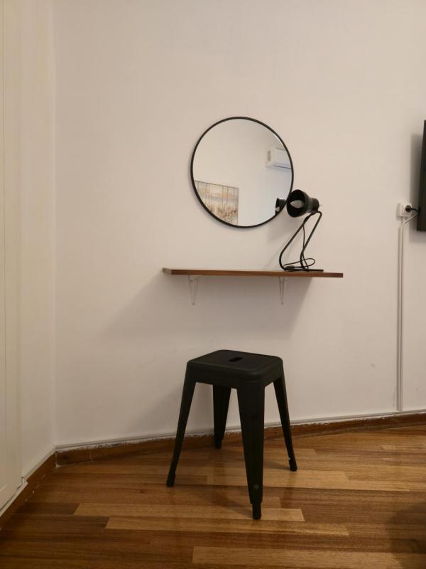 Central Athens Home by Rod 2BR for 5 Near 2 Metro Stations - image 5
