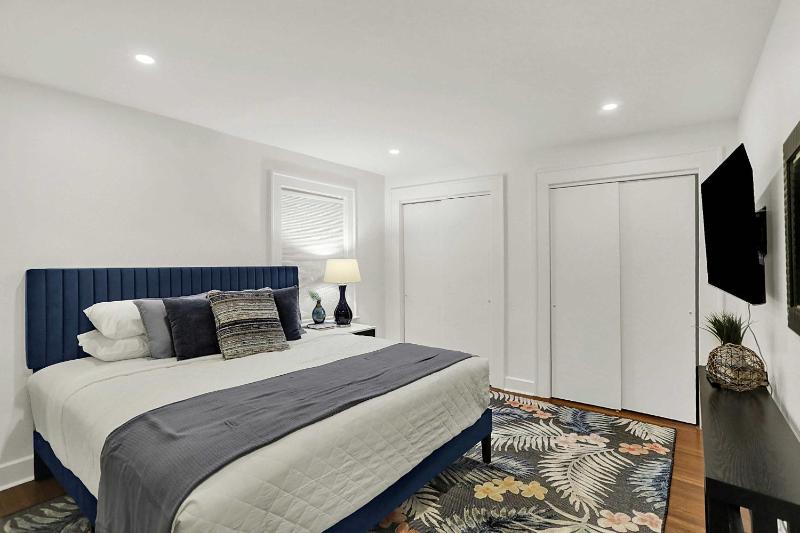 The Butler Bulldog Bungalow - Game Room - Luxe - Family Friendly - image 2
