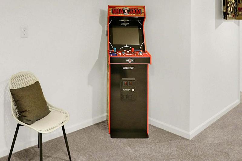 The Butler Bulldog Bungalow - Game Room - Luxe - Family Friendly - image 21