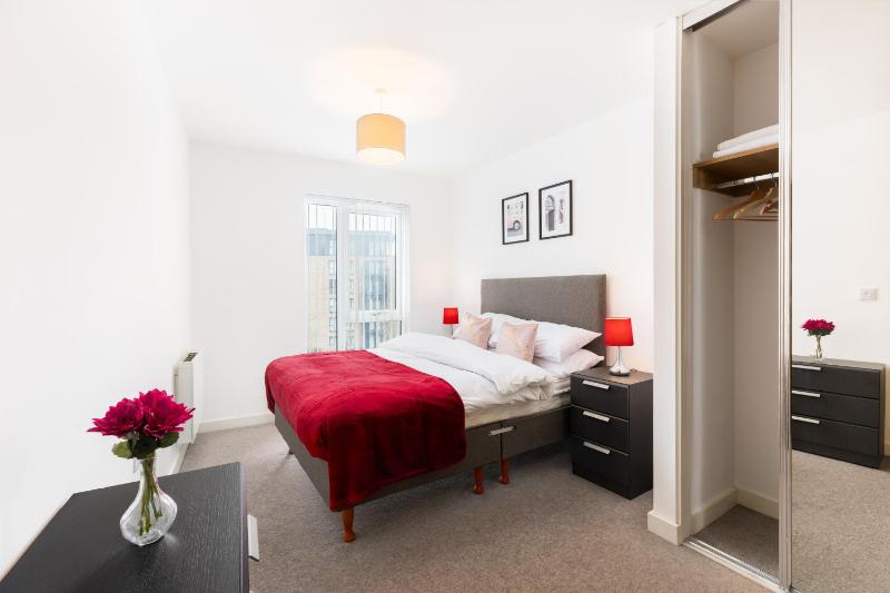 The Lincoln Tribe by Prime Stays - 3 Bedroom Residence with Gated Parking & Garden - image 20