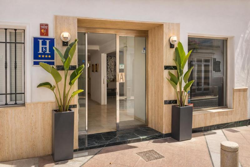 Abril Nerja - image 11