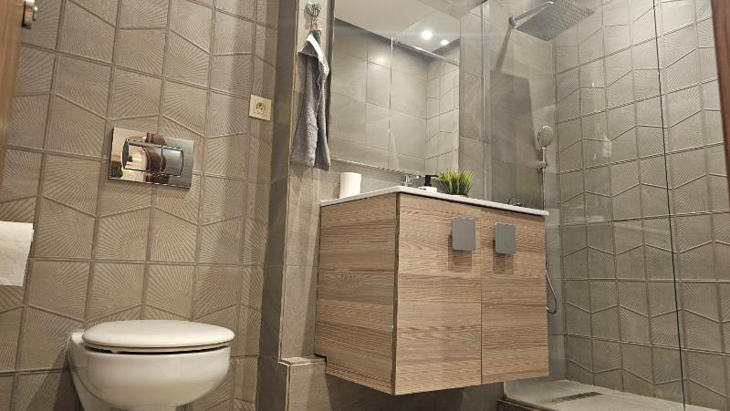 Modern 2-3BR Apartment in Maarif - Balcony AC & Private Parking - image 11