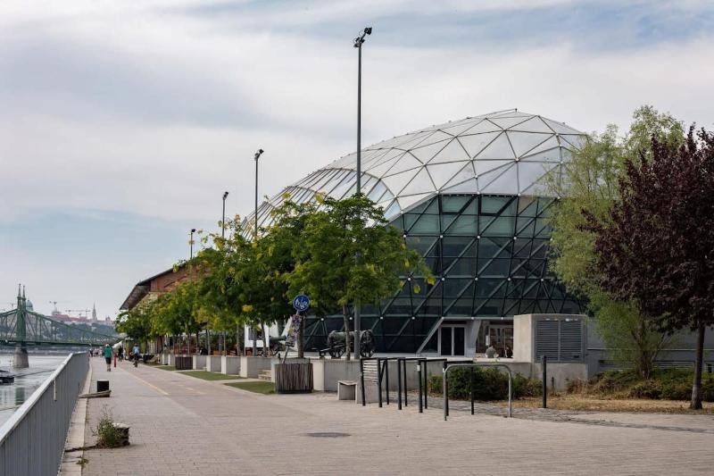 Central - Super Style - Next to River - image 14