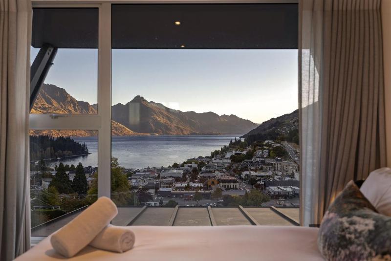 Central Sunset Charm - image 25