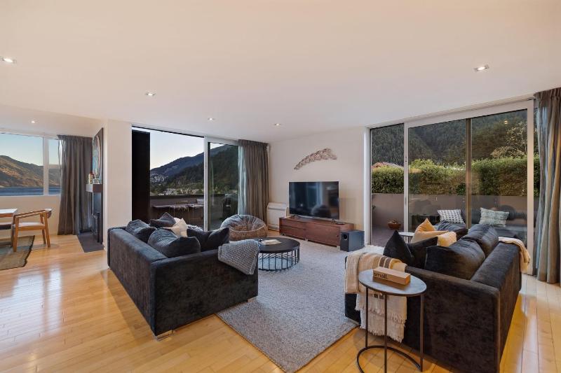 Central Sunset Charm - image 39