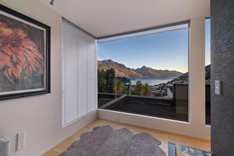 Central Sunset Charm - image 32