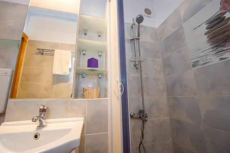 Studio Apartment image 4