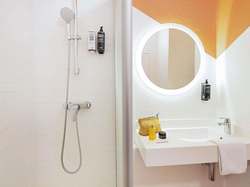 ibis Styles Toulon Centre Port - image 22